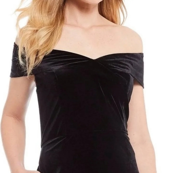 NWT Gibson Latimer Women's Black Velvet Off The Shoulder Romper pockets Size Med - Picture 4 of 9